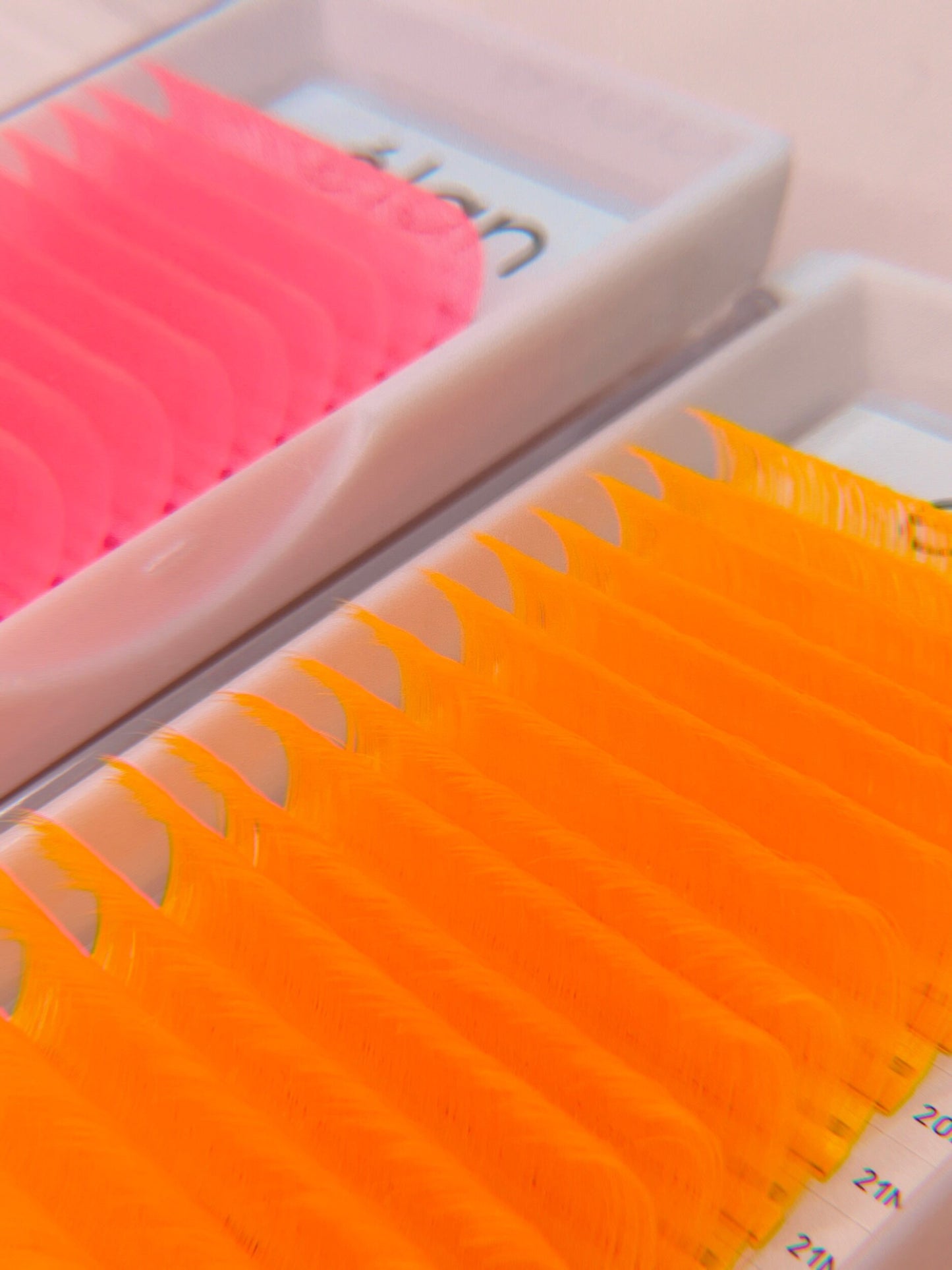 UV NEON 0.05 cashmere mink lashes